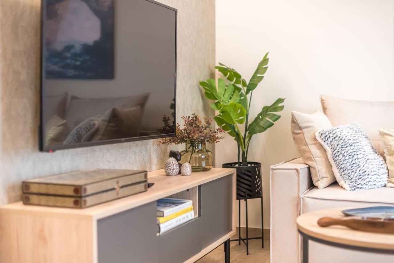 Beautiful & Renovated Aprtm In Piraeus Apartamento Exterior foto